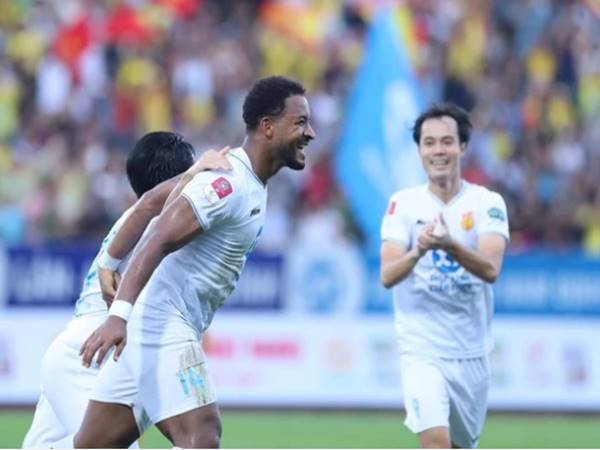 Tin bóng đá 26/6: Sao Brazil lập kì tích ở V-League