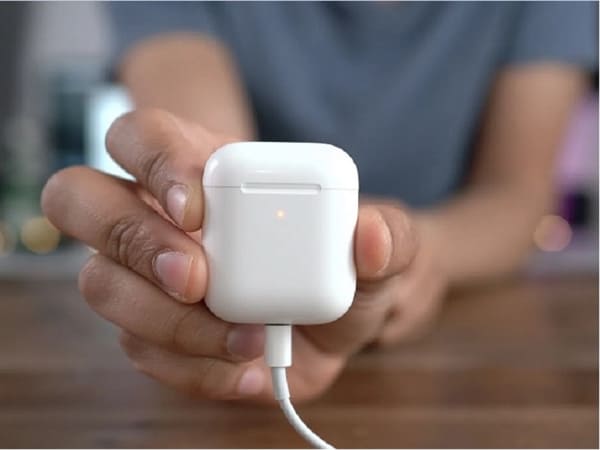 Cách nhận biết AirPods đang sạc